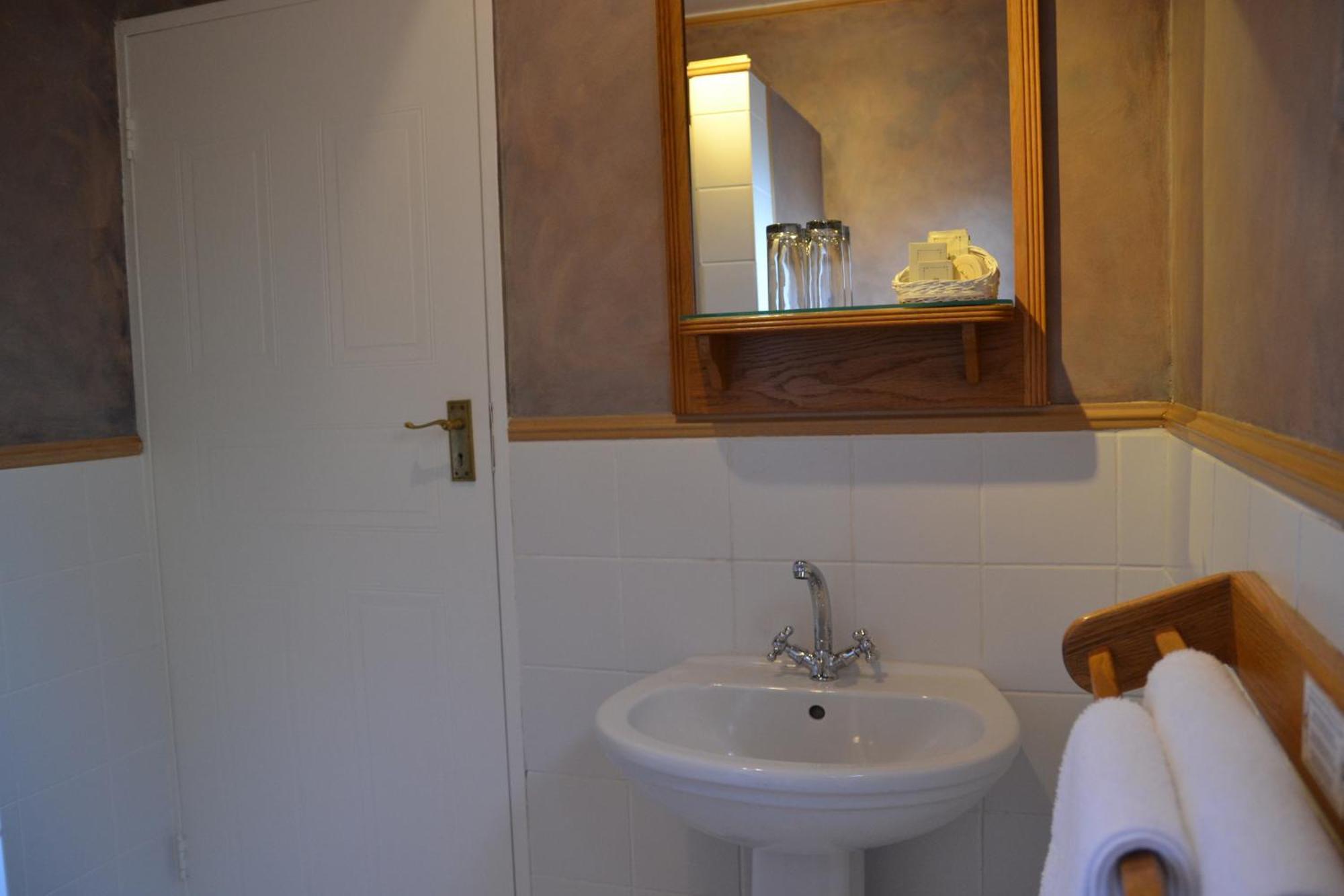 The Lodge Bethal Room photo