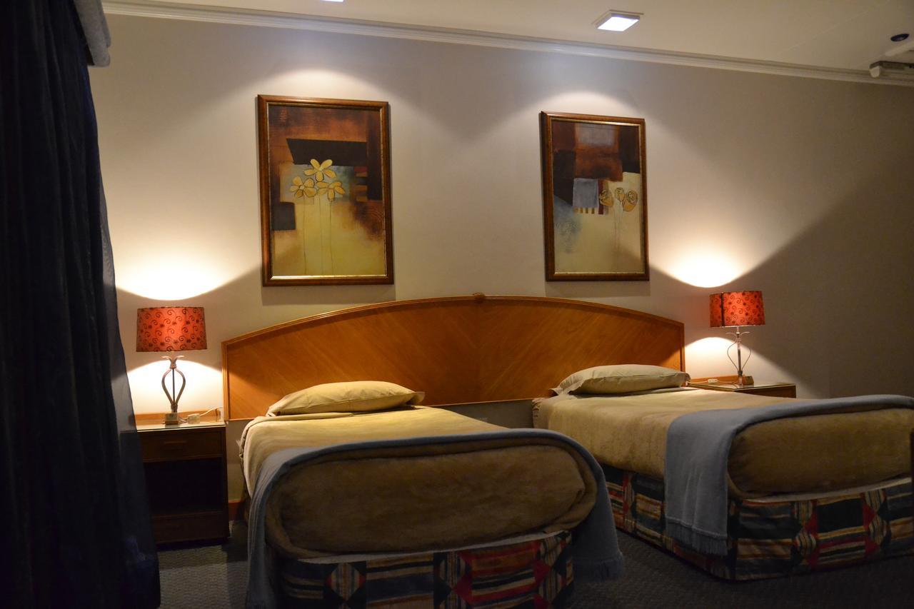 The Lodge Bethal Room photo